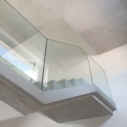 Glasgeländer Treppenhaus