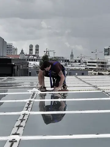 Glasreparatur Schnellreparatur - Glaserei Andreas Asam in Augsburg repariert zerbrochene Scheiben, Fenster und Schaufenster