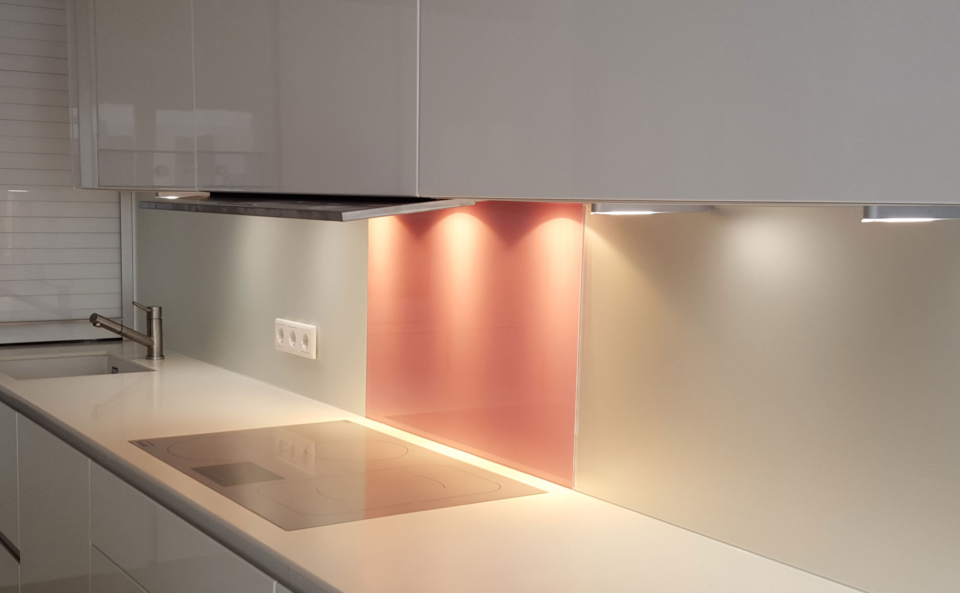 Küchenrückwand aus Glas - Glaserei Andreas Asam