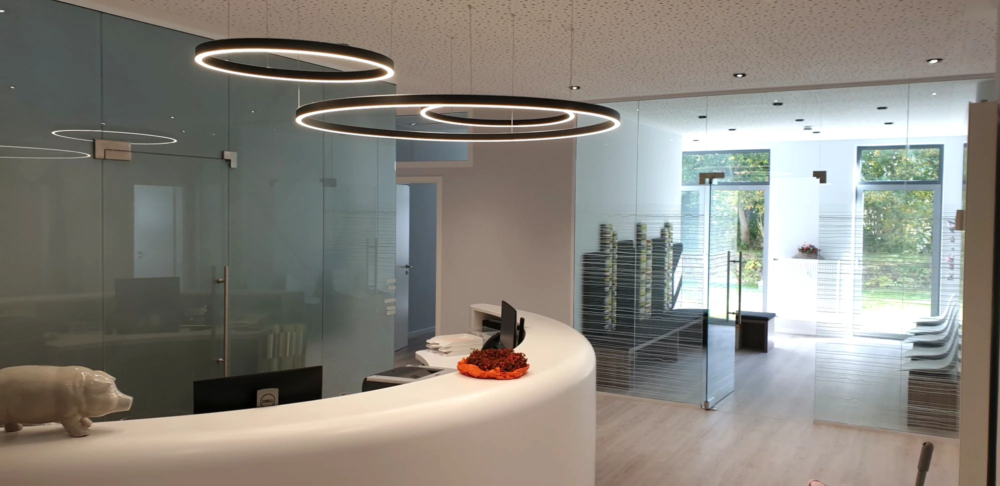 Glastrennwand Frauenarztpraxis — 25 m²